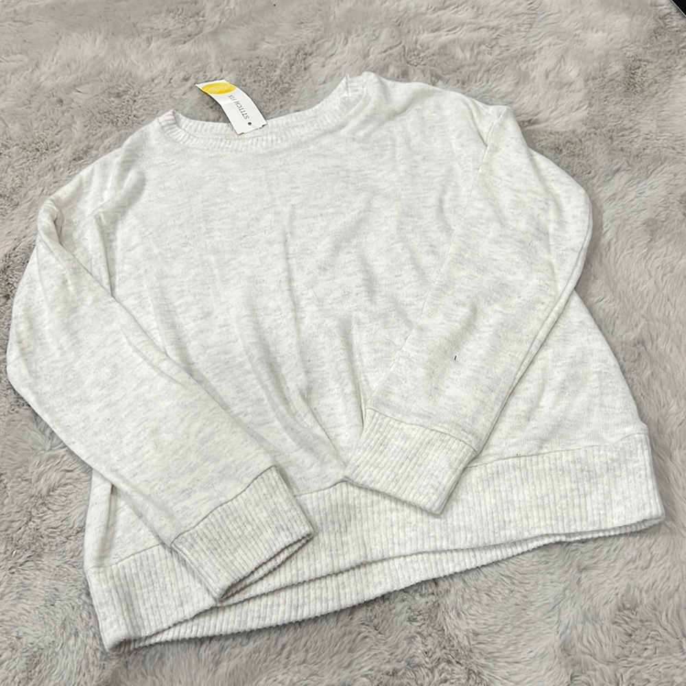 🎉3/$10 NWT sweater